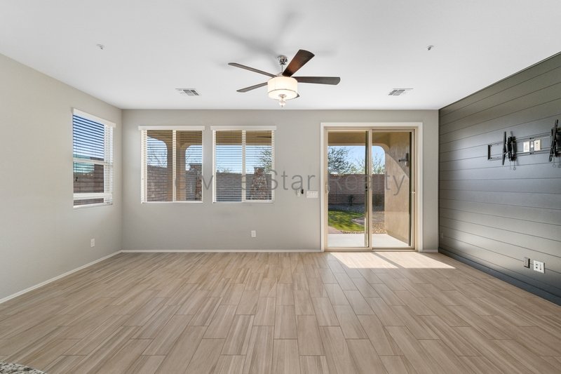 Beautiful 3-Bedroom Home with Modern Upgrades in Peoria! property image