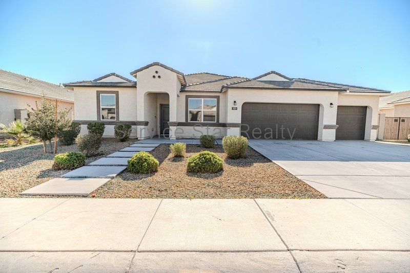 **MOVE IN SPECIAL -- ONLY $500 FOR YOUR FIRST MONTHS RENT!** property image