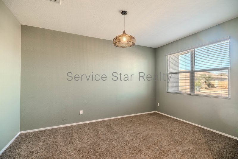 **MOVE IN SPECIAL -- ONLY $500 FOR YOUR FIRST MONTHS RENT!** property image
