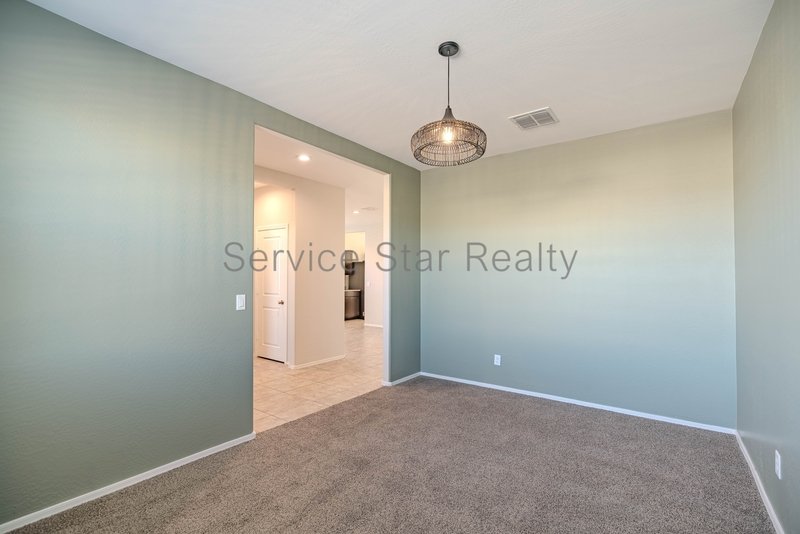 **MOVE IN SPECIAL -- ONLY $500 FOR YOUR FIRST MONTHS RENT!** property image