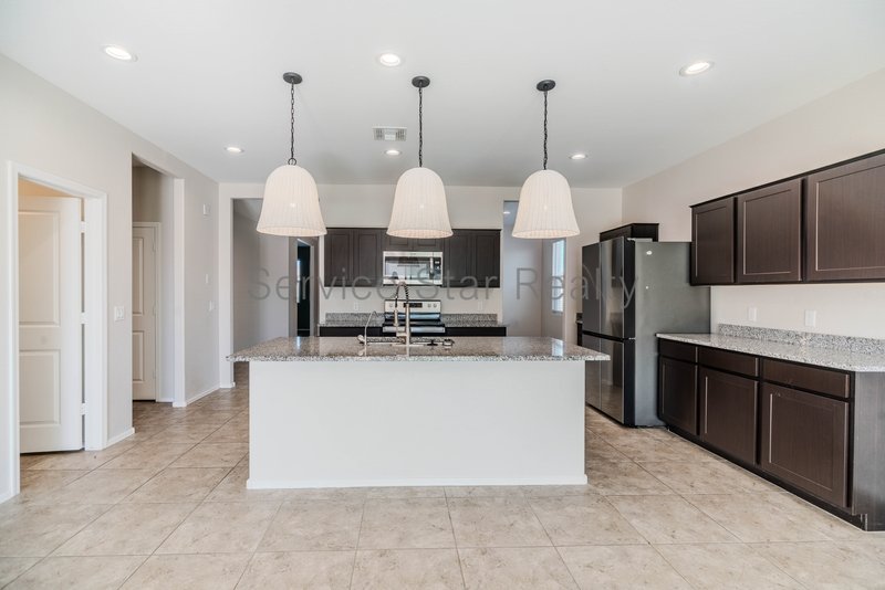 **MOVE IN SPECIAL -- ONLY $500 FOR YOUR FIRST MONTHS RENT!** property image