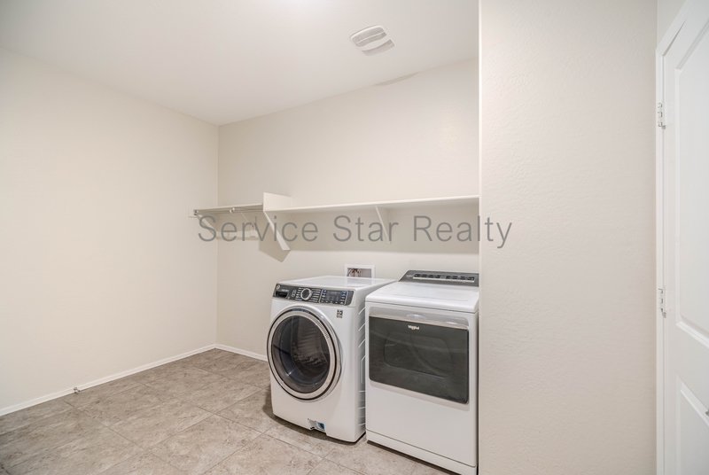 **MOVE IN SPECIAL -- ONLY $500 FOR YOUR FIRST MONTHS RENT!** property image