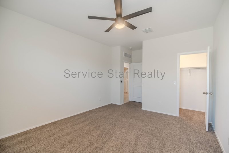 **MOVE IN SPECIAL -- ONLY $500 FOR YOUR FIRST MONTHS RENT!** property image