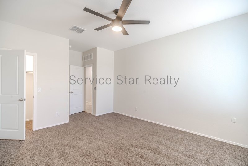 **MOVE IN SPECIAL -- ONLY $500 FOR YOUR FIRST MONTHS RENT!** property image