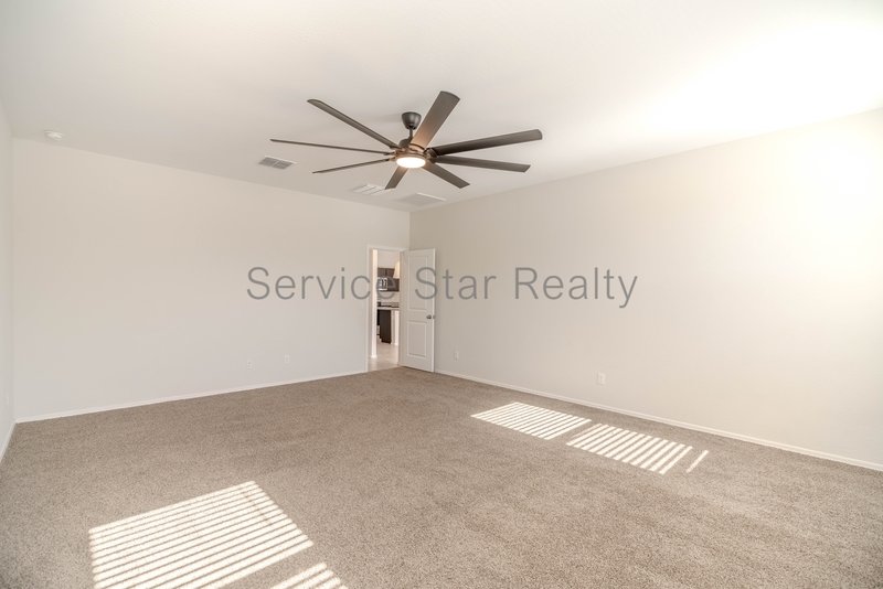 **MOVE IN SPECIAL -- ONLY $500 FOR YOUR FIRST MONTHS RENT!** property image