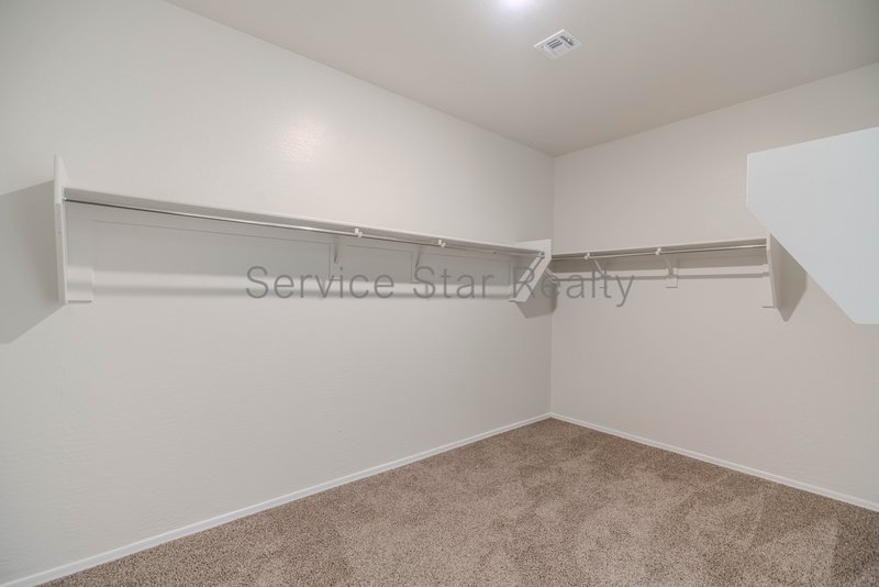 **MOVE IN SPECIAL -- ONLY $500 FOR YOUR FIRST MONTHS RENT!** property image