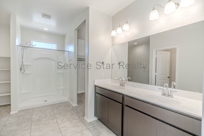 **MOVE IN SPECIAL -- ONLY $500 FOR YOUR FIRST MONTHS RENT!** property image