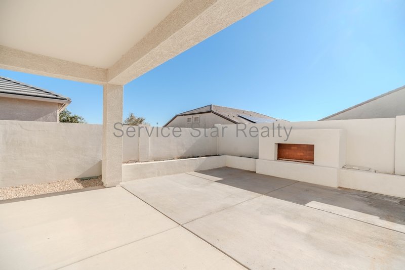 **MOVE IN SPECIAL -- ONLY $500 FOR YOUR FIRST MONTHS RENT!** property image