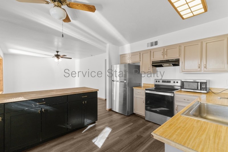 Three Bed, Two Bath Home in North Phoenix with Solar and Private Pool property image