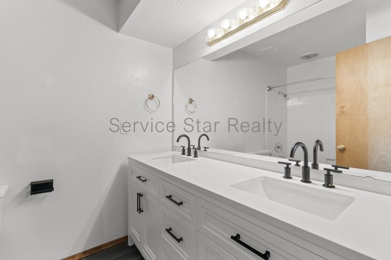 Three Bed, Two Bath Home in North Phoenix with Solar and Private Pool property image