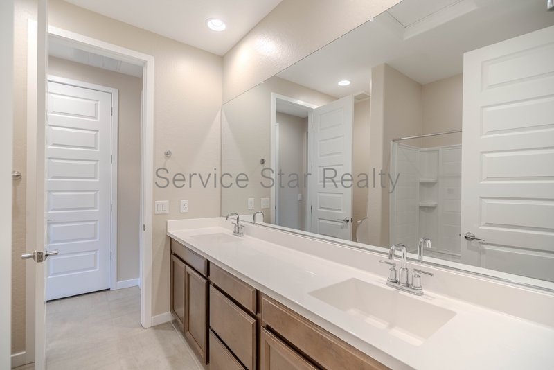 Beautiful 4-Bedroom Home with Den in Desirable Litchfield Park! property image