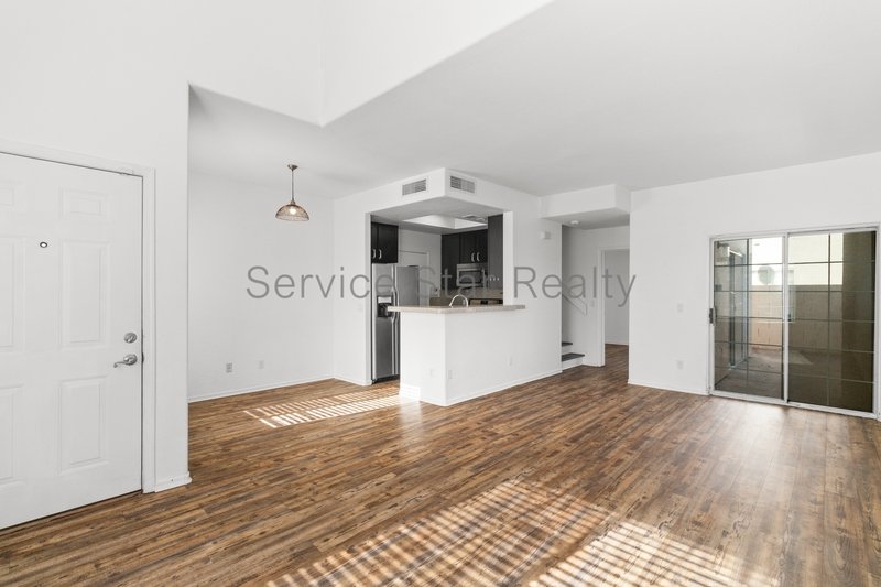 Modern & Bright Tempe 2-Bed Home with Updated Finishes! property image