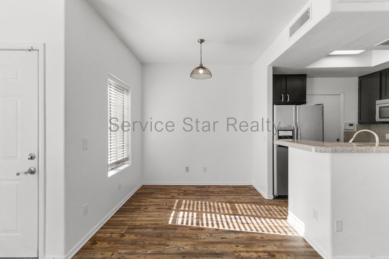 Modern & Bright Tempe 2-Bed Home with Updated Finishes! property image