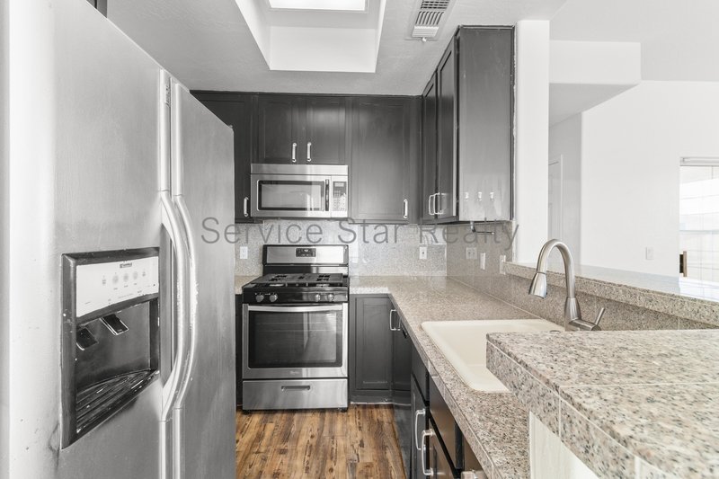 Modern & Bright Tempe 2-Bed Home with Updated Finishes! property image