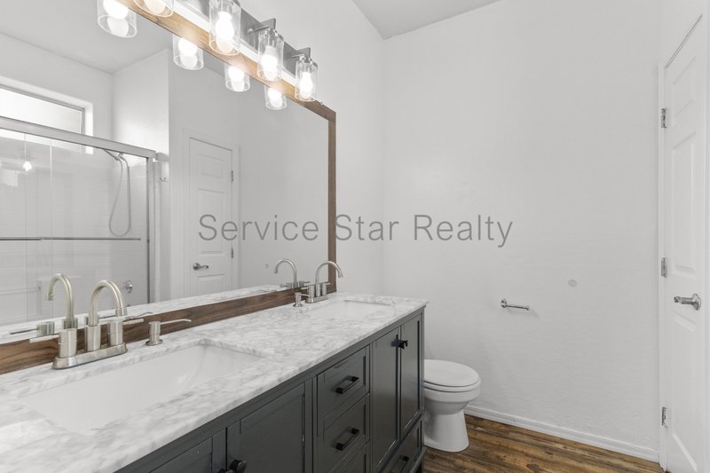 Modern & Bright Tempe 2-Bed Home with Updated Finishes! property image