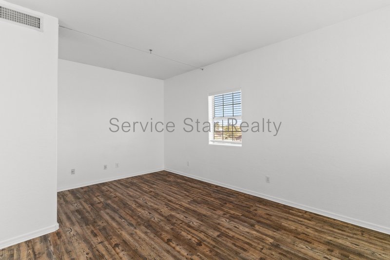 Modern & Bright Tempe 2-Bed Home with Updated Finishes! property image