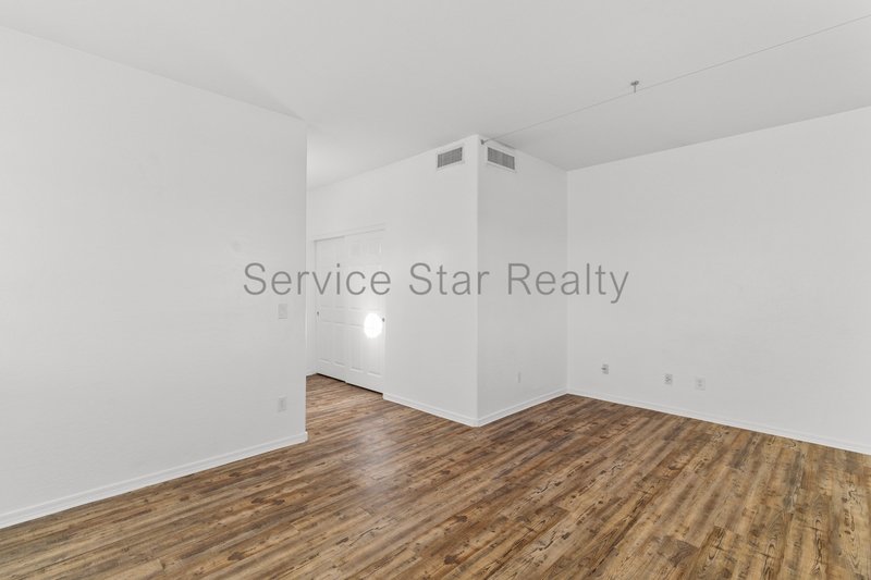 Modern & Bright Tempe 2-Bed Home with Updated Finishes! property image