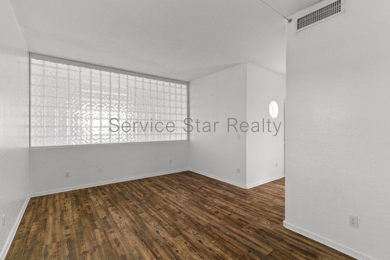 Modern & Bright Tempe 2-Bed Home with Updated Finishes! property image