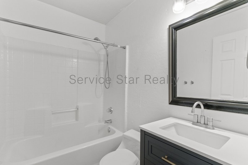 Modern & Bright Tempe 2-Bed Home with Updated Finishes! property image