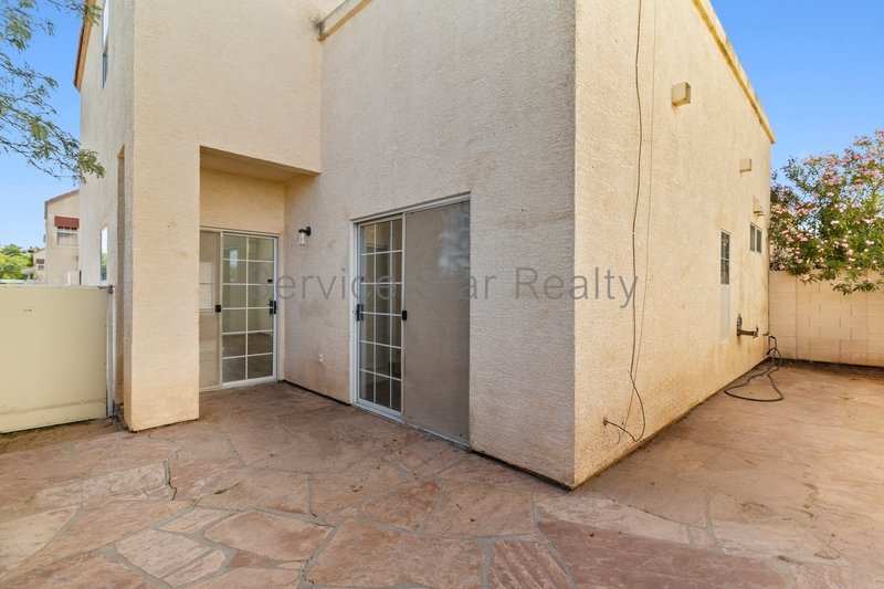Modern & Bright Tempe 2-Bed Home with Updated Finishes! property image