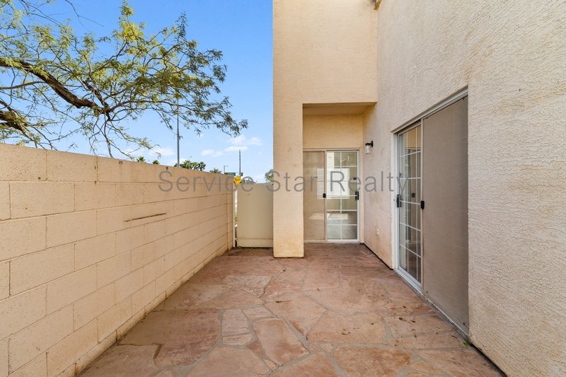 Modern & Bright Tempe 2-Bed Home with Updated Finishes! property image