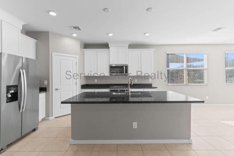 Fantastic 4Bed / 3Bath in Surprise! property image