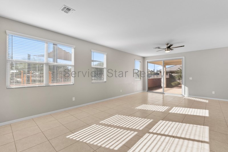 Fantastic 4Bed / 3Bath in Surprise! property image