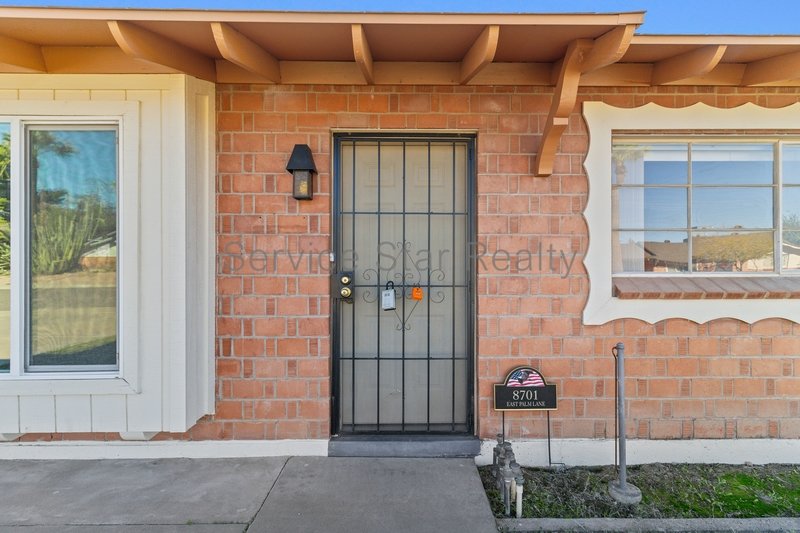 Charming 3 bed 2 bath home in Scottsdale available now. property image