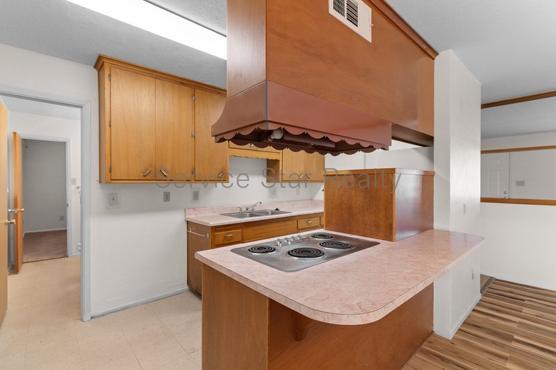 Charming 3 bed 2 bath home in Scottsdale available now. property image