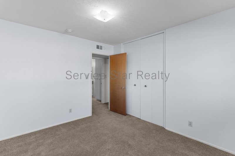 Charming 3 bed 2 bath home in Scottsdale available now. property image