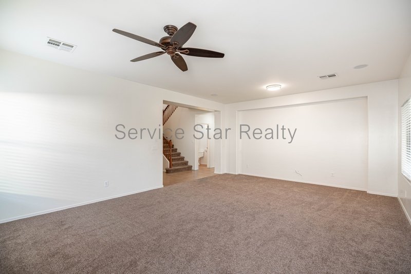 Beautiful 4-Bedroom Home in North Phoenix with Spacious Layout! property image