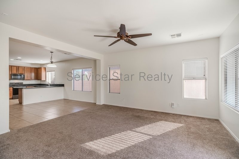 Beautiful 4-Bedroom Home in North Phoenix with Spacious Layout! property image