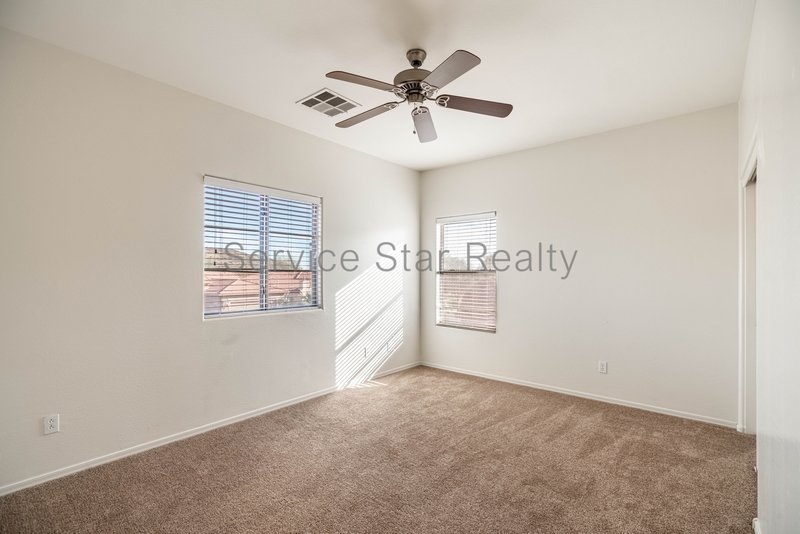 Beautiful 4-Bedroom Home in North Phoenix with Spacious Layout! property image