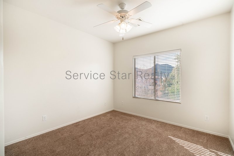Beautiful 4-Bedroom Home in North Phoenix with Spacious Layout! property image