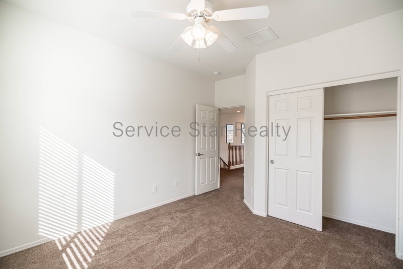 Beautiful 4-Bedroom Home in North Phoenix with Spacious Layout! property image