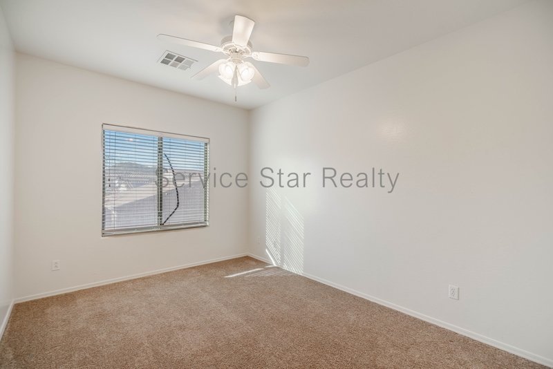 Beautiful 4-Bedroom Home in North Phoenix with Spacious Layout! property image