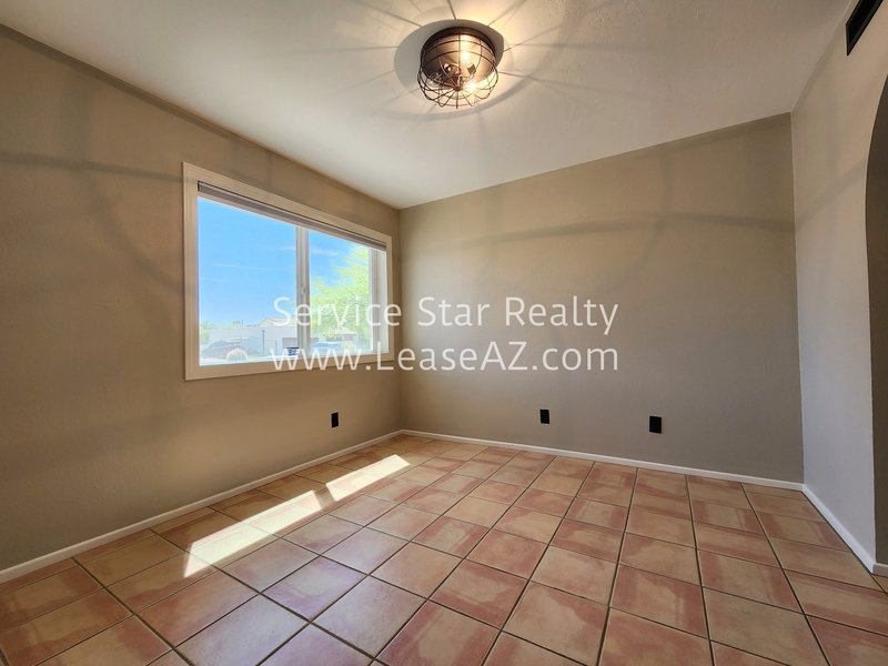 Beautiful Single Family Home in the Desirable 85254 on a huge lot! property image