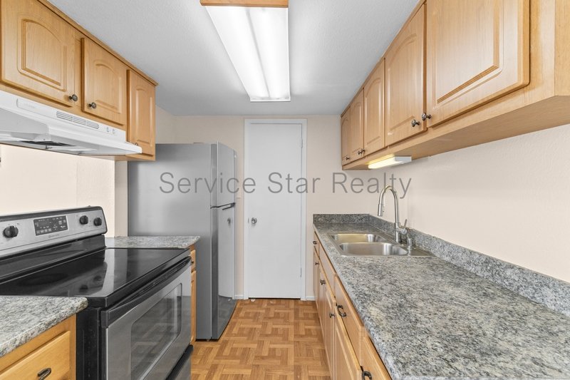 Three bedroom Townhome with washer/dryer and oversized patio property image