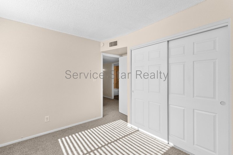 Three bedroom Townhome with washer/dryer and oversized patio property image