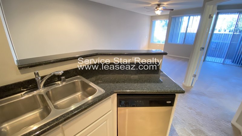 Charming 1 Bed Condo UpTown Phoenix property image