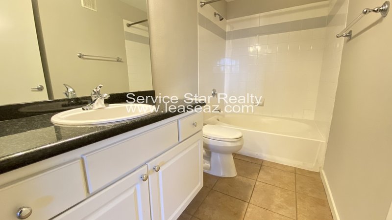 Charming 1 Bed Condo UpTown Phoenix property image