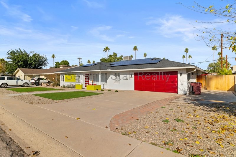 4 bed 2 bath Ranch with amazing backyard and pool! property image