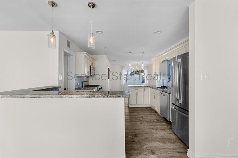 4 bed 2 bath Ranch with amazing backyard and pool! property image