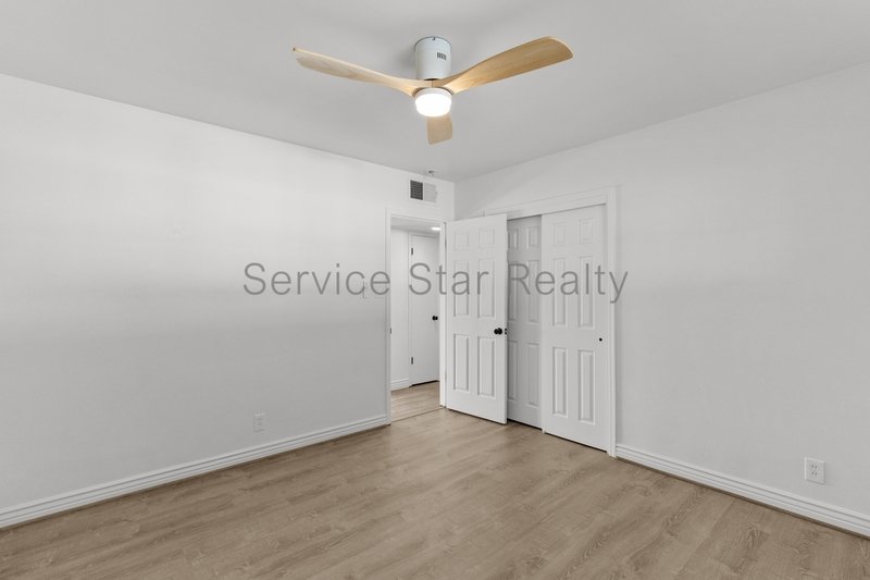 4 bed 2 bath Ranch with amazing backyard and pool! property image