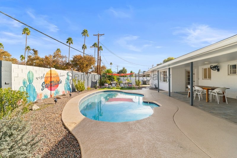 4 bed 2 bath Ranch with amazing backyard and pool! property image