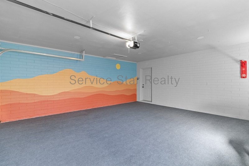 4 bed 2 bath Ranch with amazing backyard and pool! property image