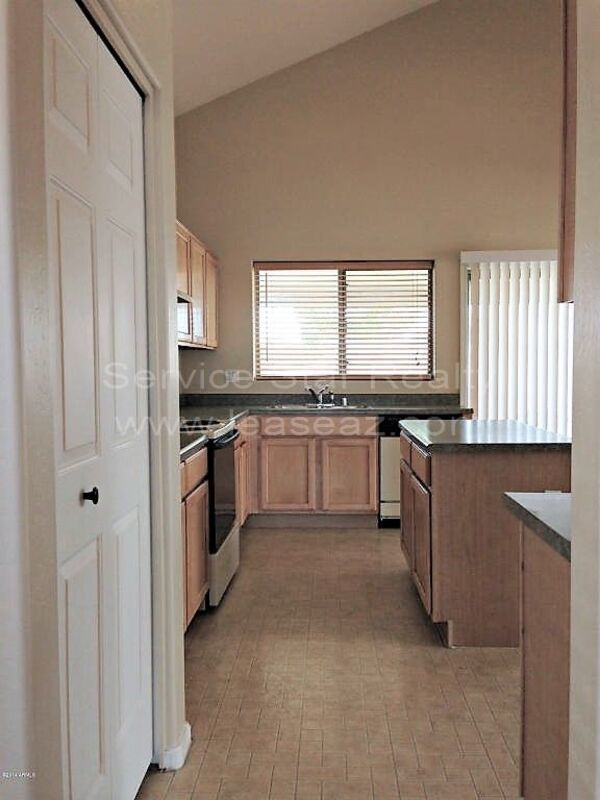 Beautiful 4+3 Home End of Culdesac with green belts!! property image