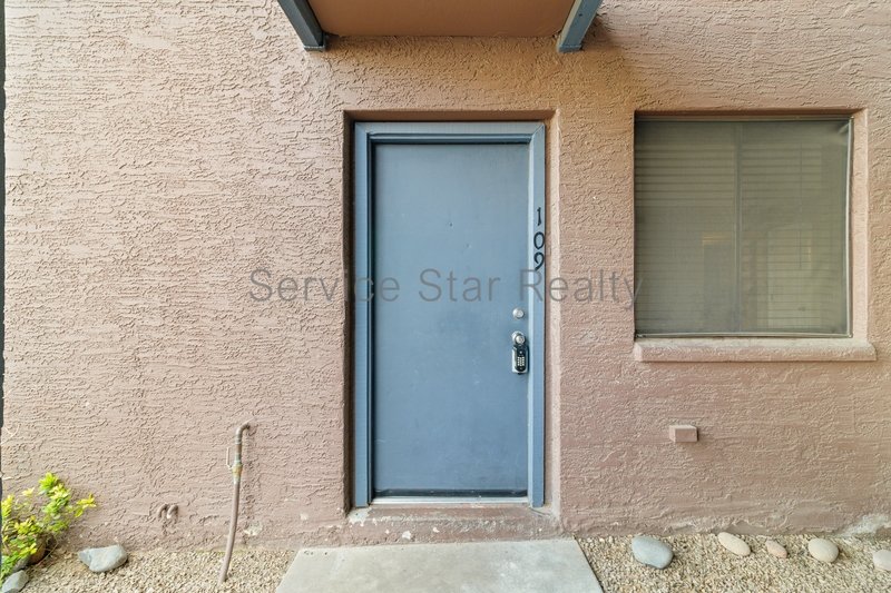 **MOVE IN SPECIAL -- 1 MONTH FREE RENT!!** property image