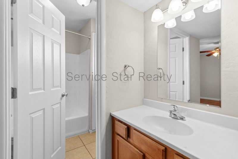 **MOVE IN SPECIAL -- 1 MONTH FREE RENT!!** property image