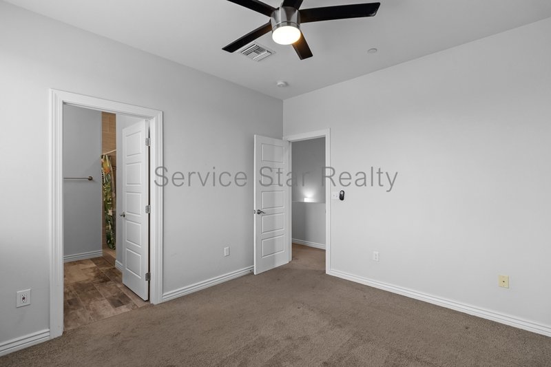 Amazing and spacious 3 bed 2 Bath with garage and yard. property image